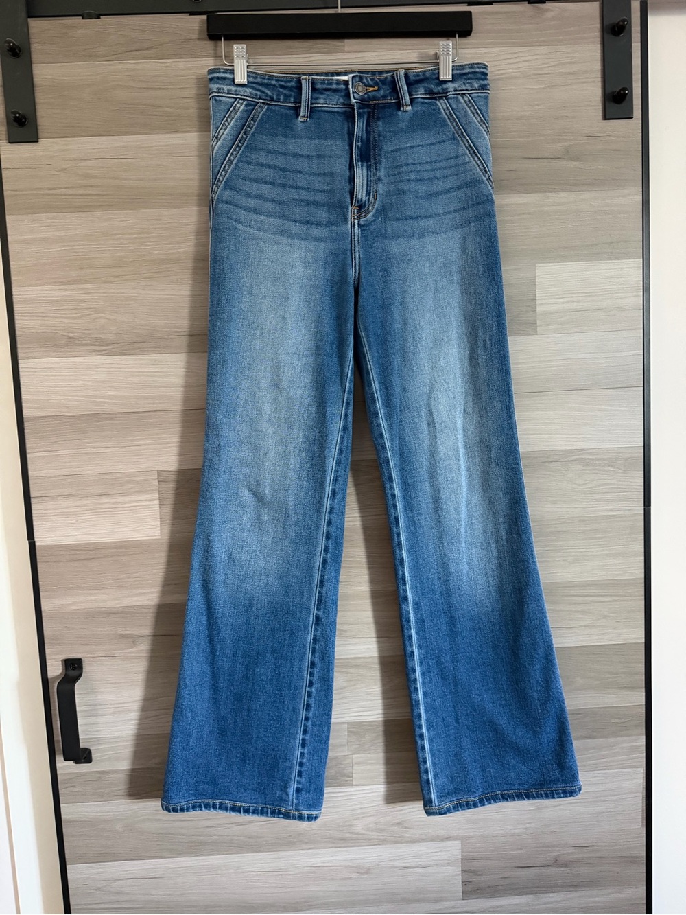 KanCan Celia Wide Flare jeans Size 7/27 Like New